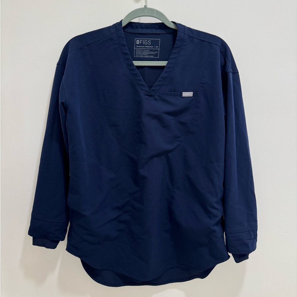 FIGS Women’s Navy Halle Longsleeve V Neck Tunic Scrub Top